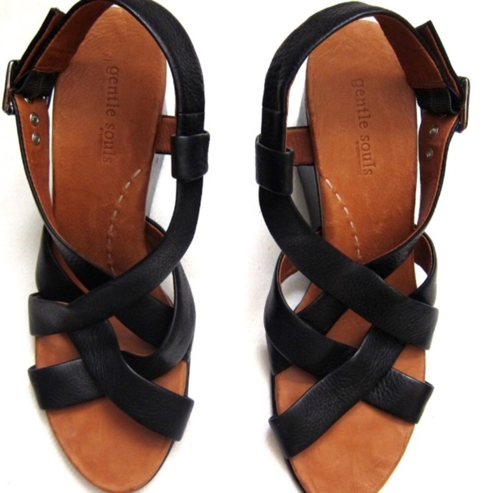 ⭐️Gentle Souls by Kenneth Cole⭐️ wedge sandals